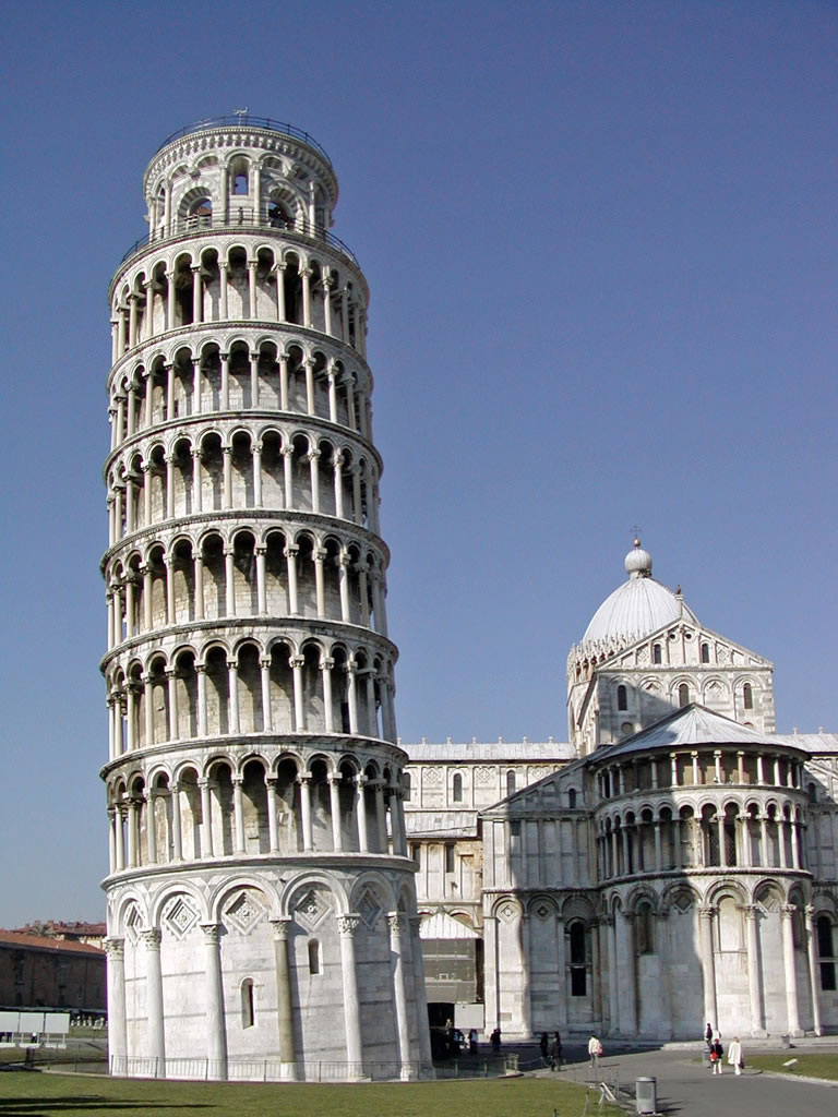 Donna si suicida da Torre di Pisa